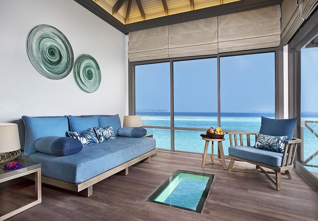 Honeymoon_JA-Manafaru-Water-Villa-glass-panelled-floor